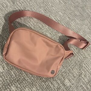 Lululemon Everywhere Belt Bag 1L